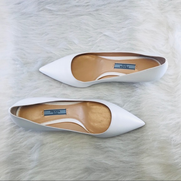 PRADA Saffiano Textured Patent Leather Pumps White - Picture 2 of 8